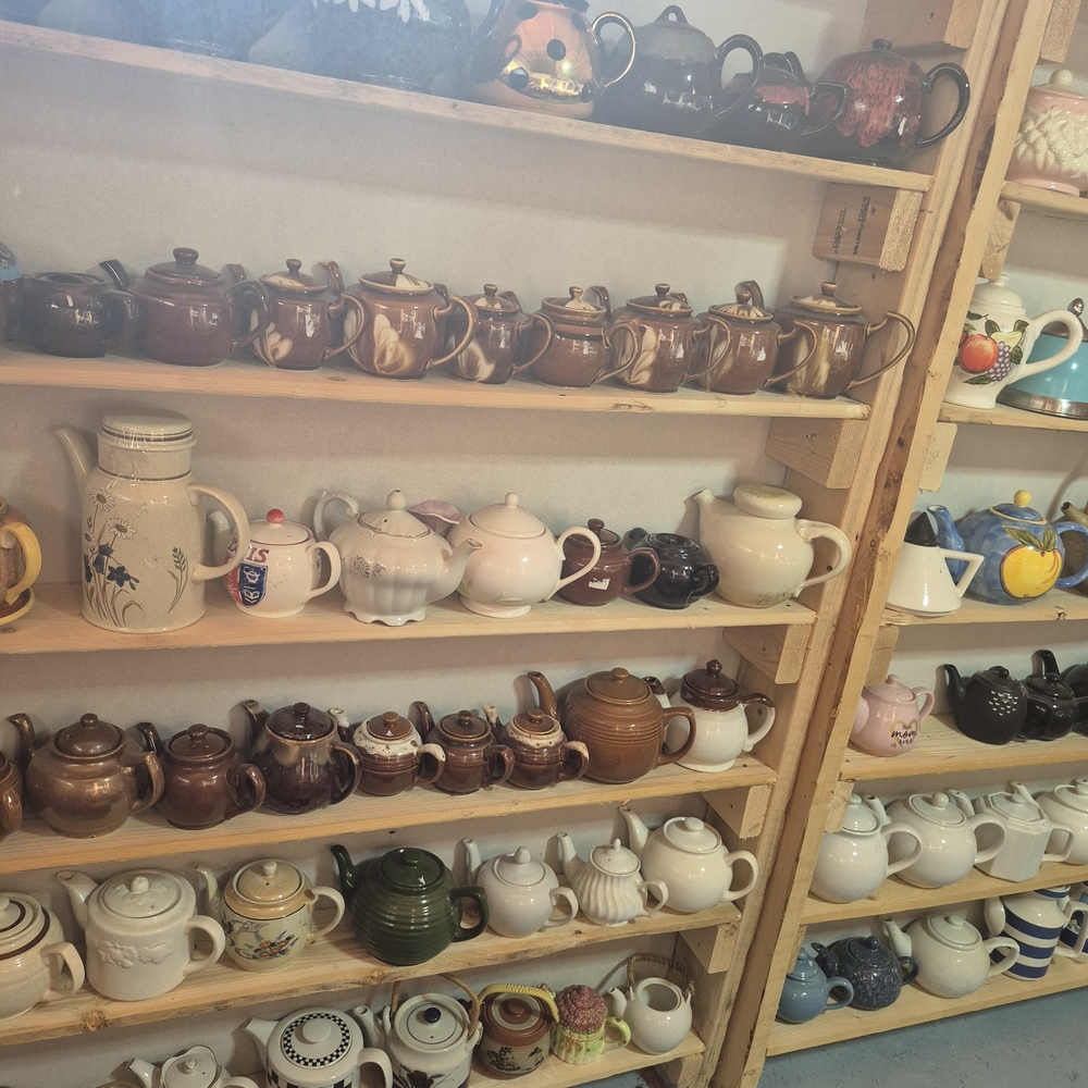 Assorted Ceramic Teapot Collection - Picture 9 of 16